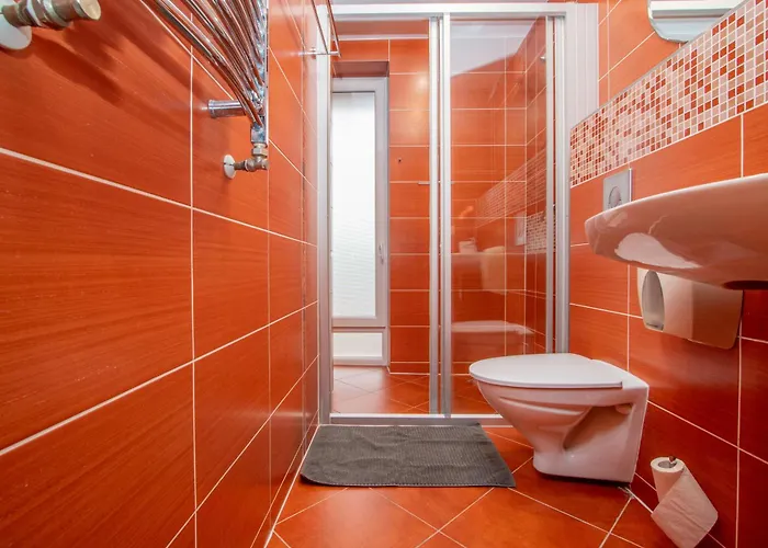 Plytu 9 3* פלאנגה