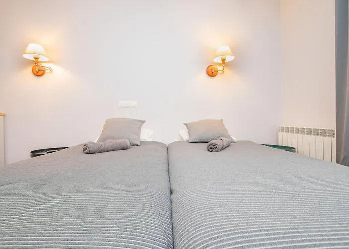 מלון דירות Plytu 9